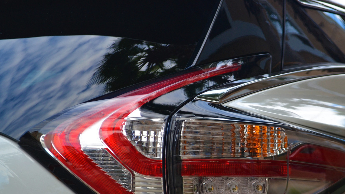 Nissan Parcel Shelf