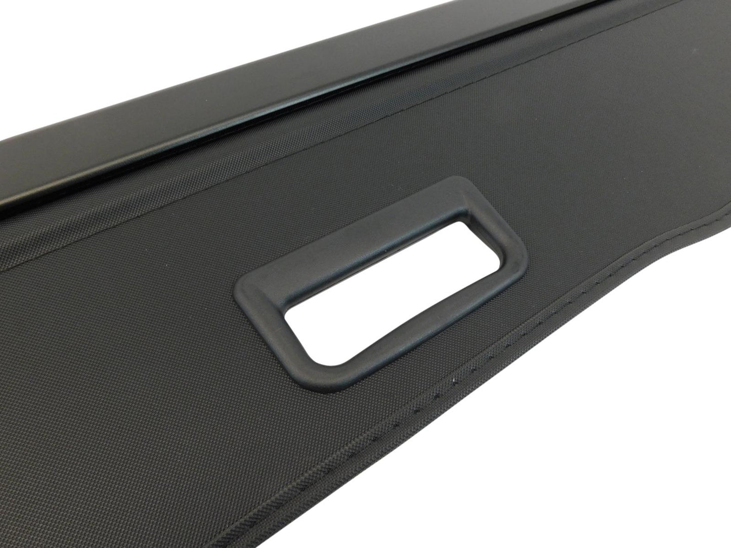 Jeep Grand Cherokee (MK4) Black Retractable Parcel Shelf Boot Load Cover 2014-2020